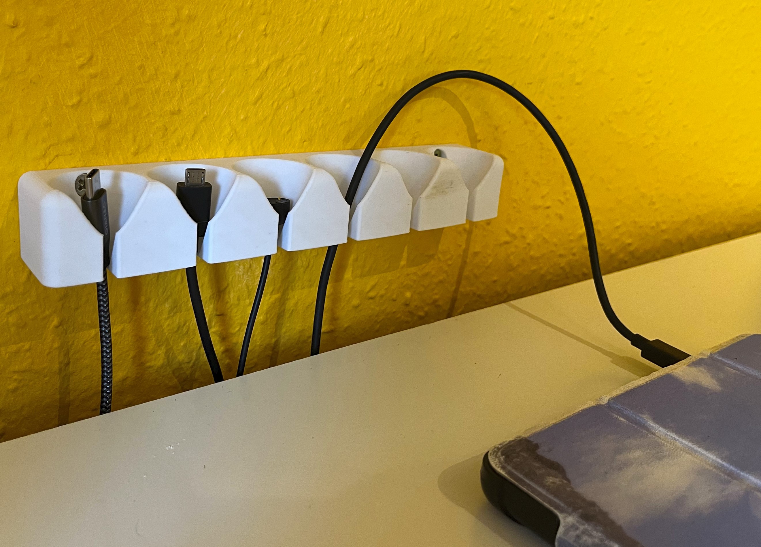 Cable holder/organizer - wall mounted (3/6 slots)