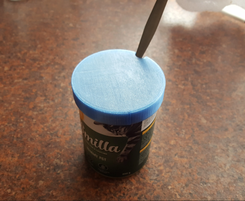 Dog/cat food can lid cover with spon fork 2 versions