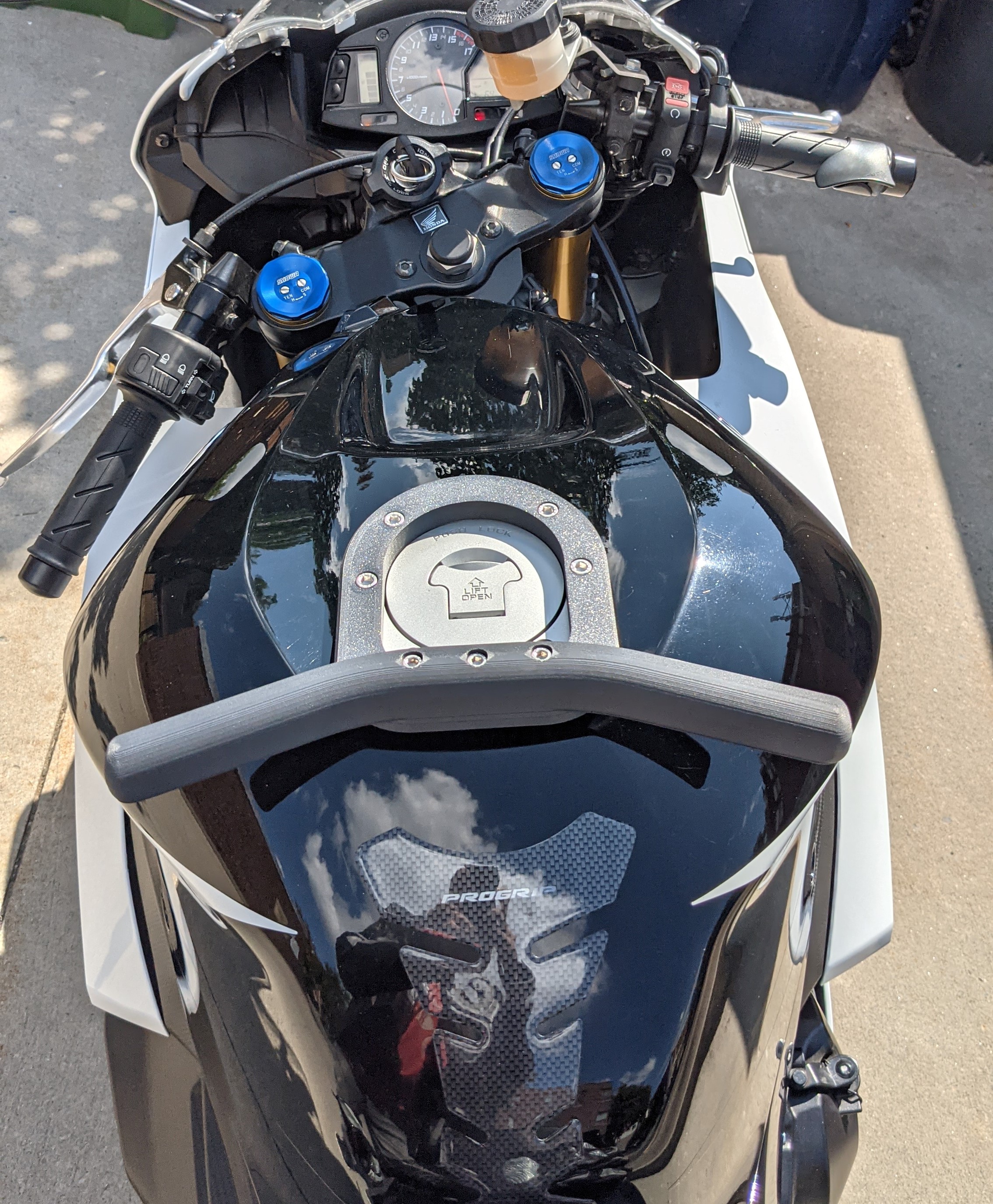 Tank Mounted Motorcycle Pillion Grip, Passenger Grab Bar
