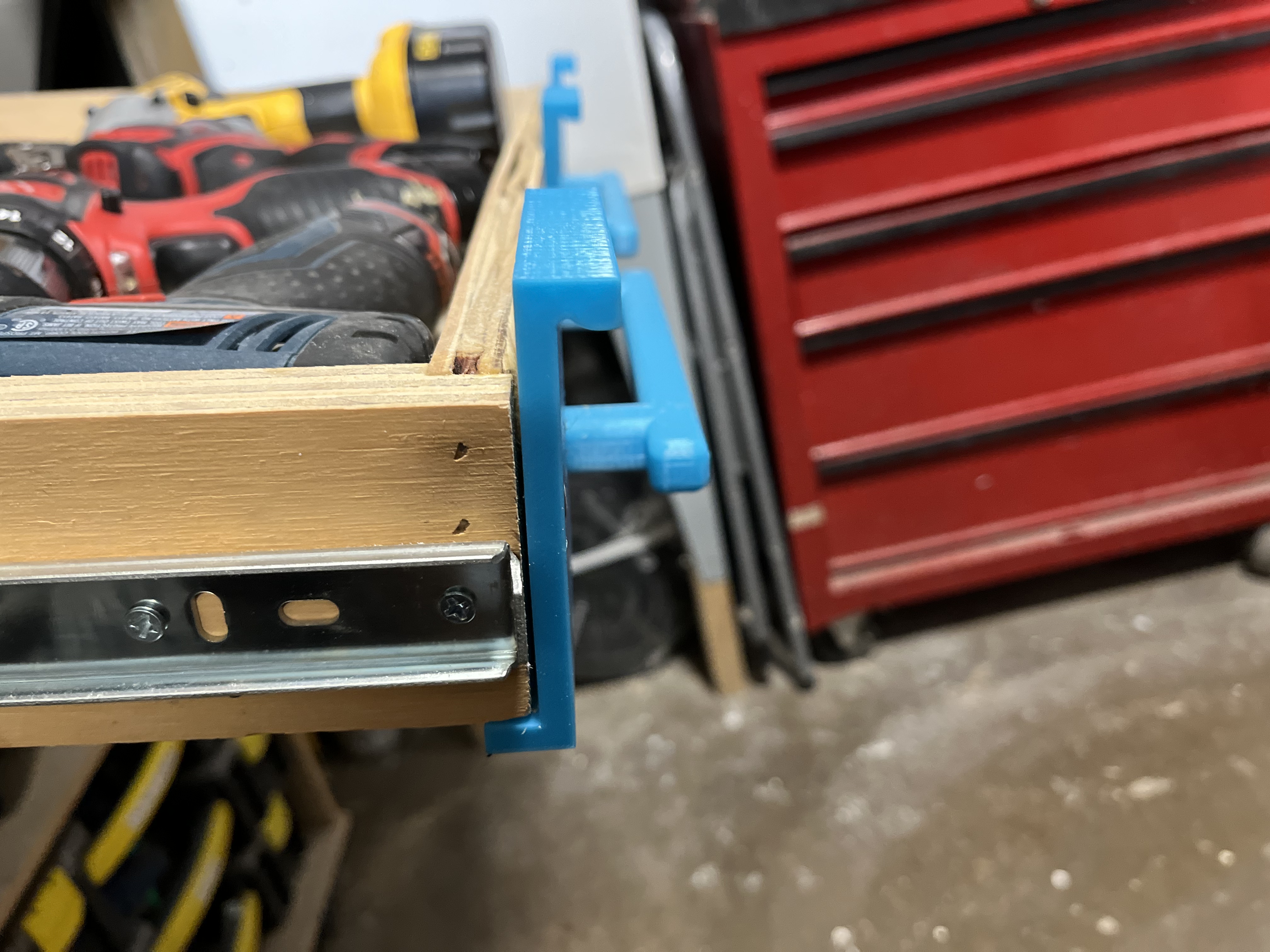 Miniatura 9 do modelo 3D Drop Down Under Desk Drawer Hinge System