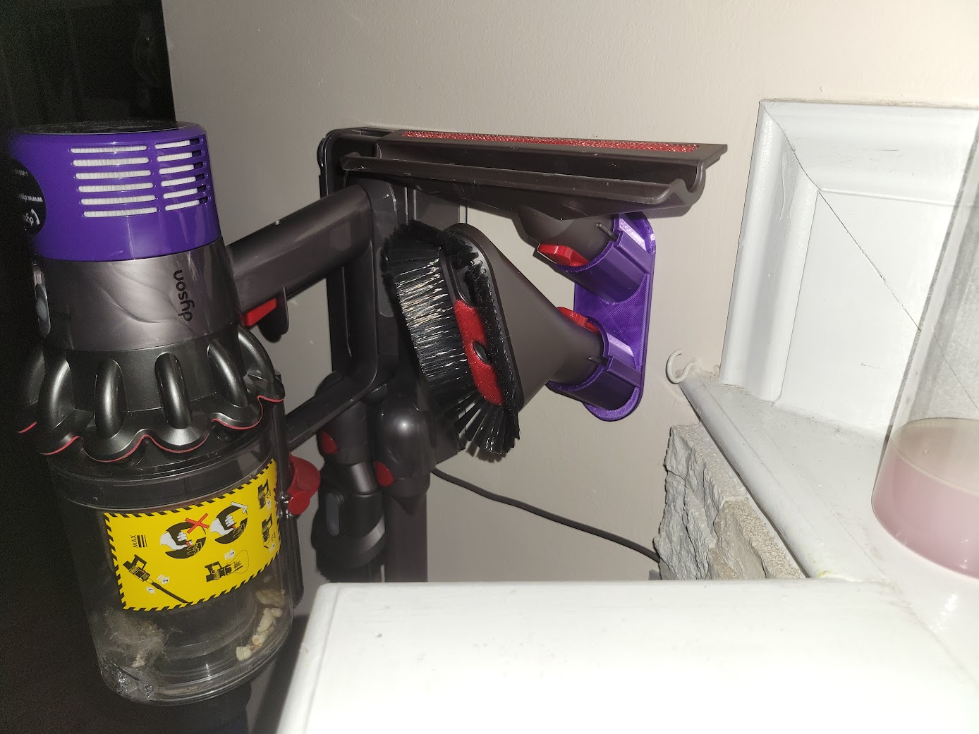 Dyson Attachment Wall mount