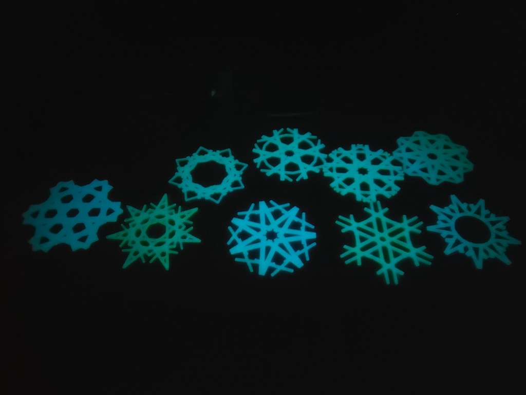 Procedular / parametric snowflakes
