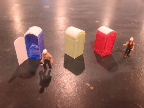 portapotty in HO scale (1:87)