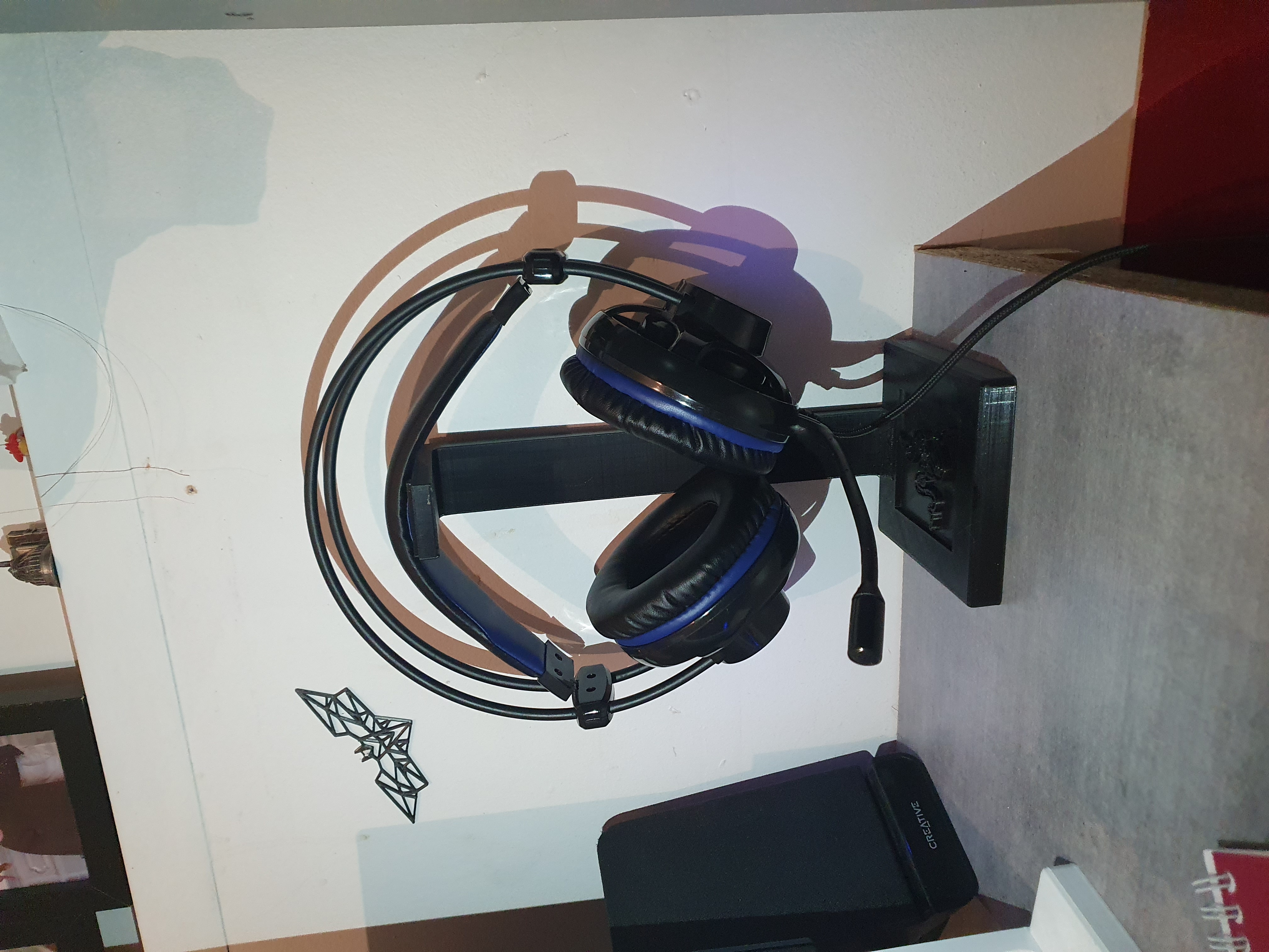 headphone holder