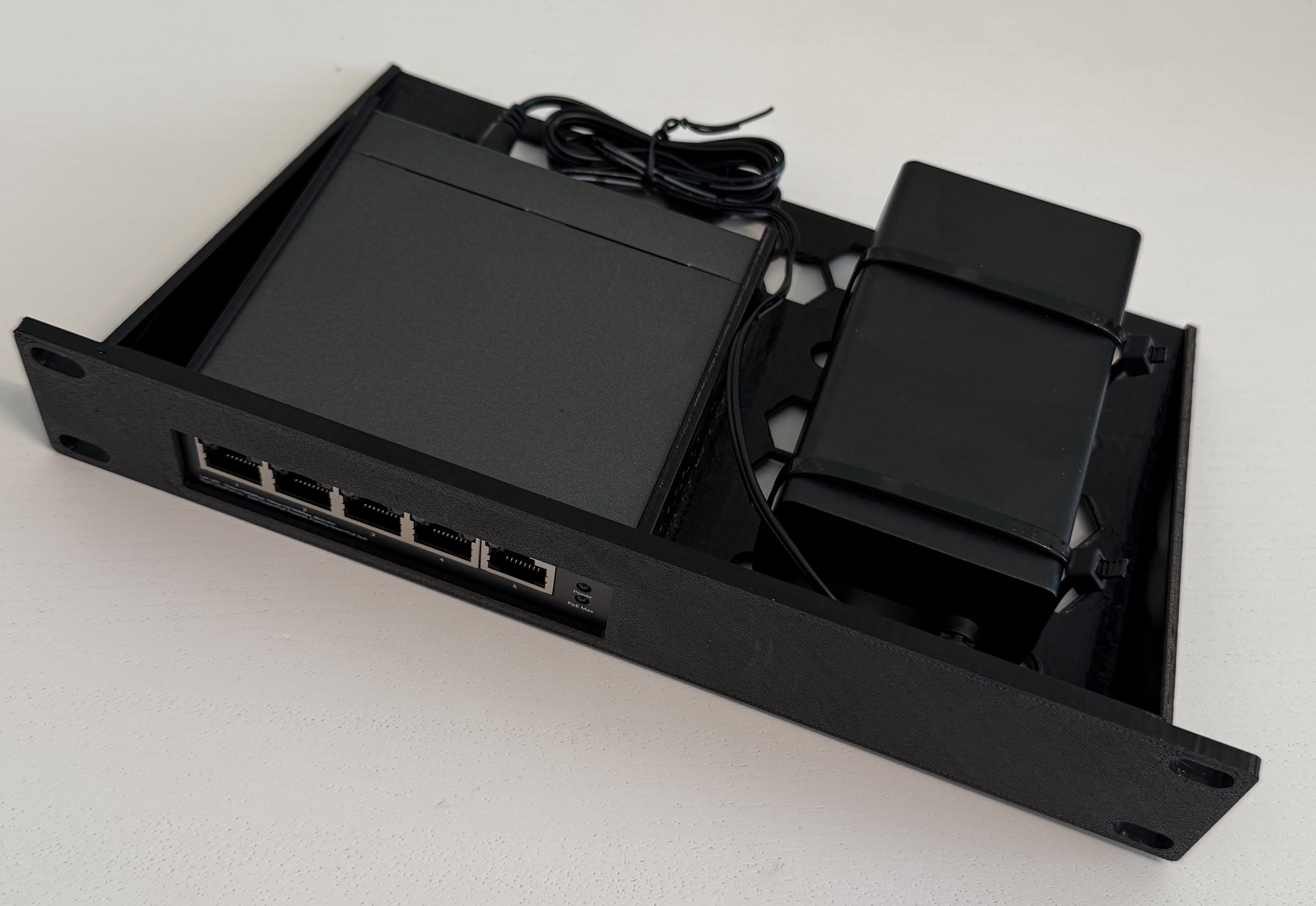 tp-link TL-SG105PE Switch 10 inch rack holder