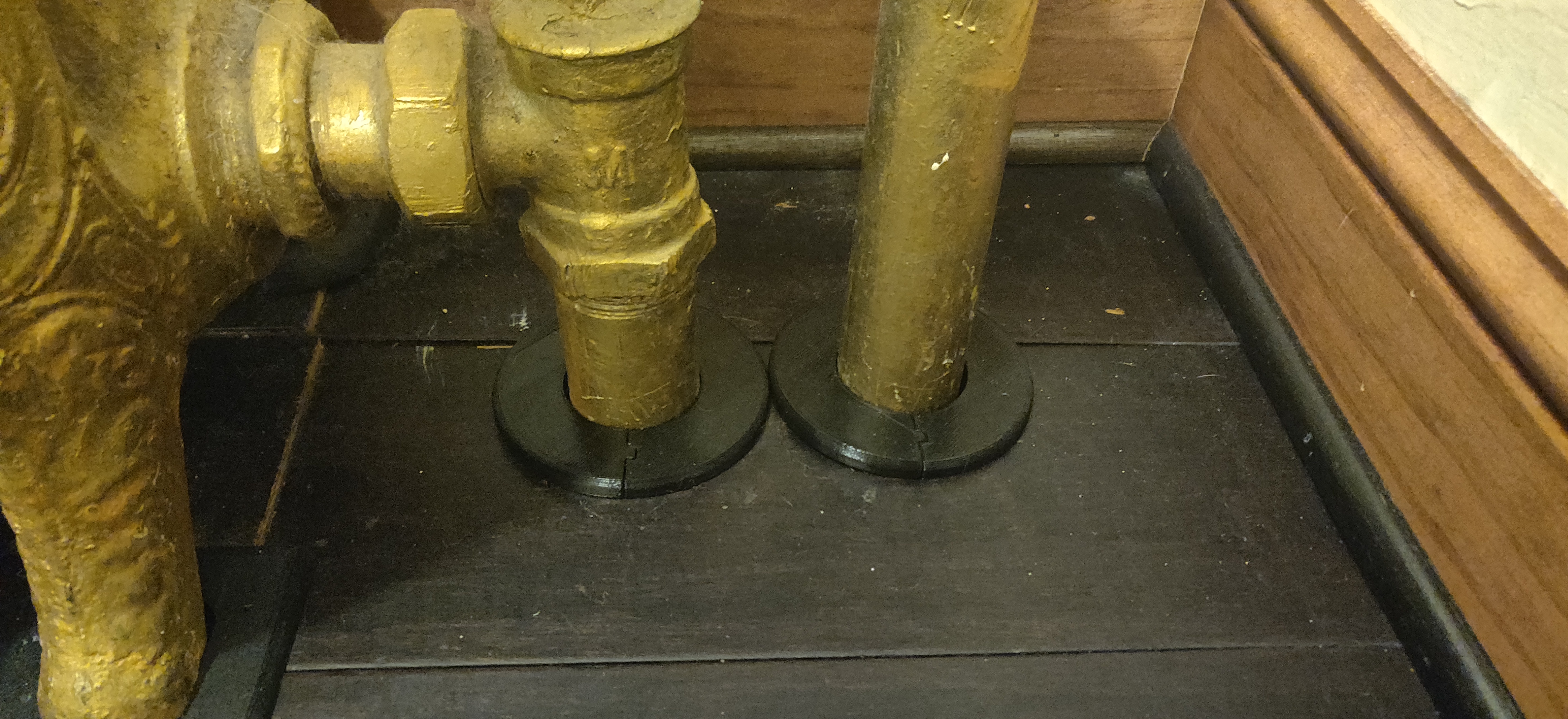 Miniatura 3 do modelo 3D Radiator Pipe Cover