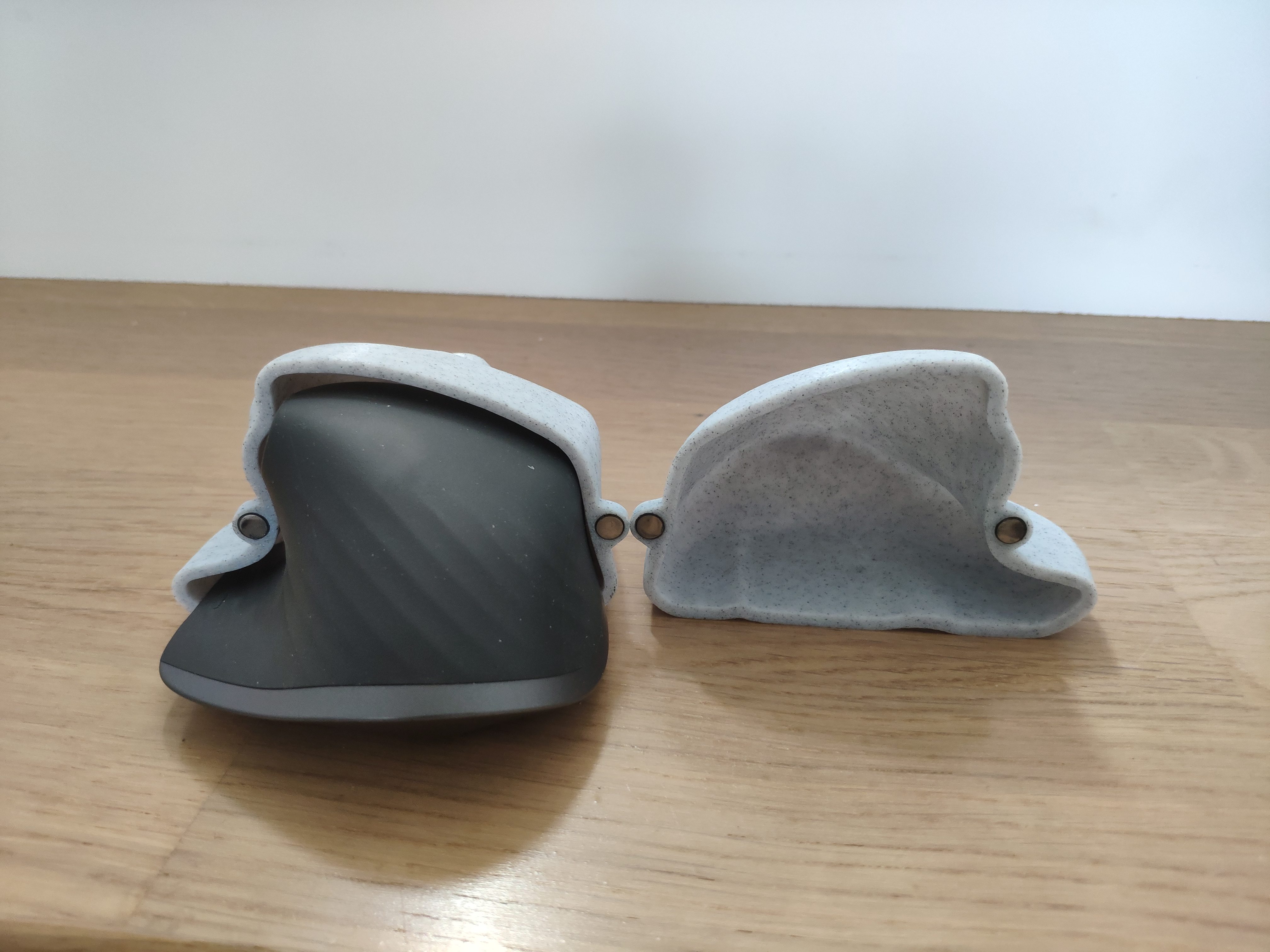 Logitech MX Master 3 Case by Farnsworth | Download free STL model