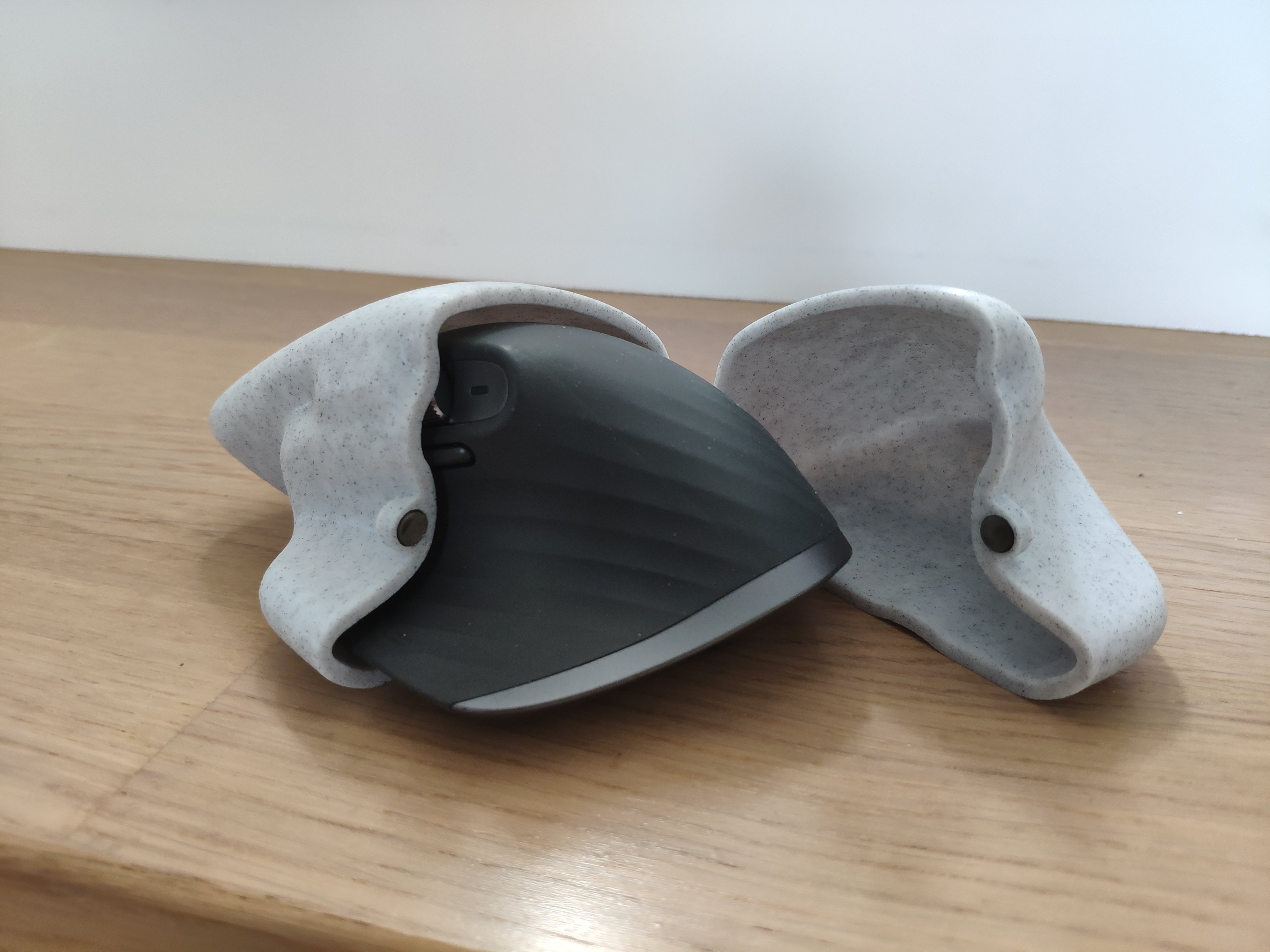 Logitech MX Master 3 Case by Farnsworth | Download free STL model