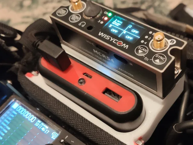 Wisycom mcr54 + powerbank holder