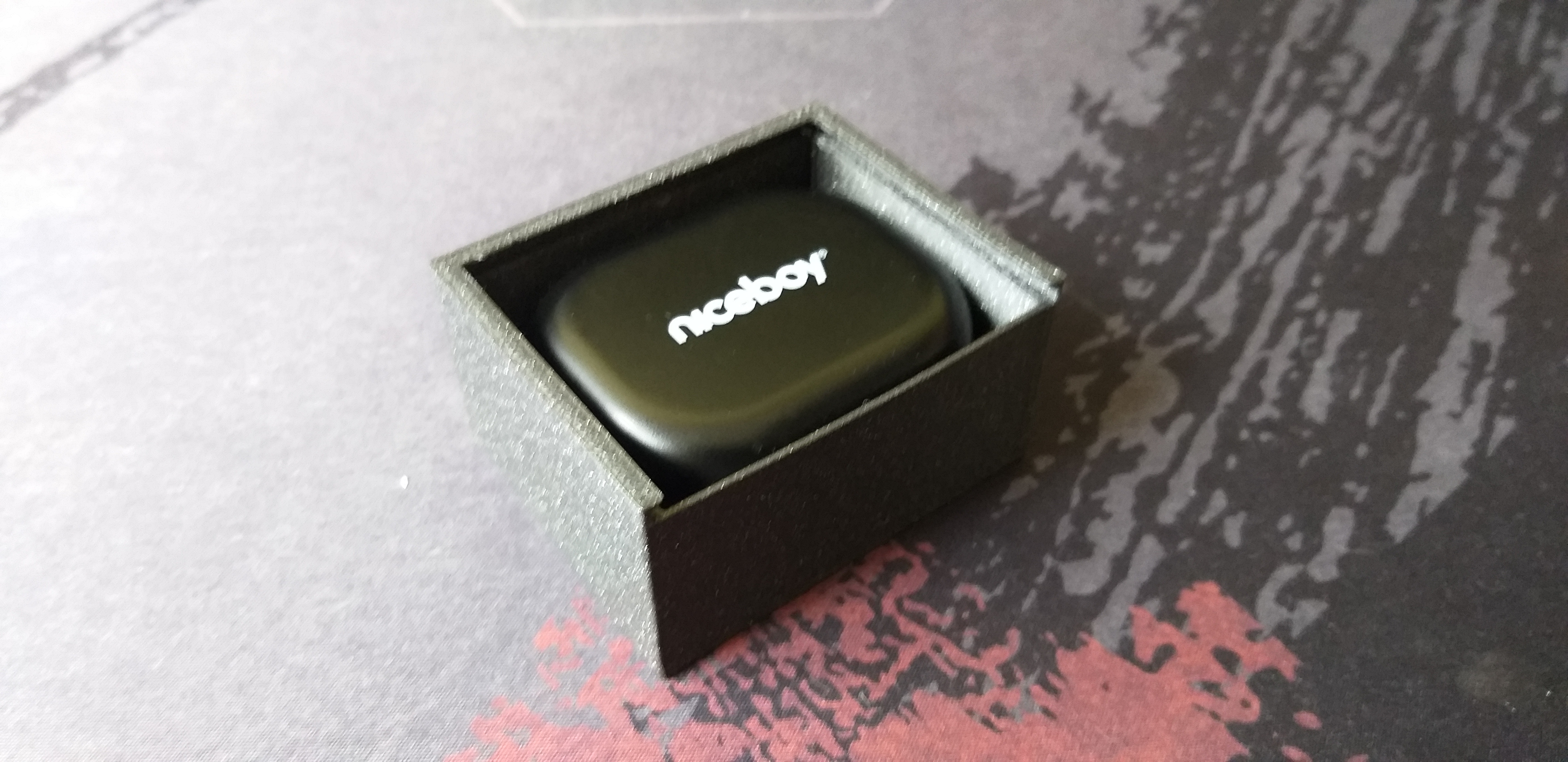 Niceboy hive pins safety case