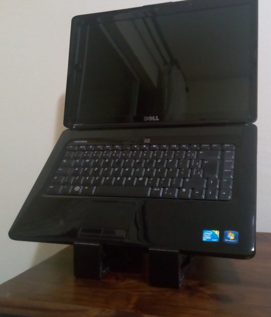 Miniatura 4 do modelo 3D Notebook Stand