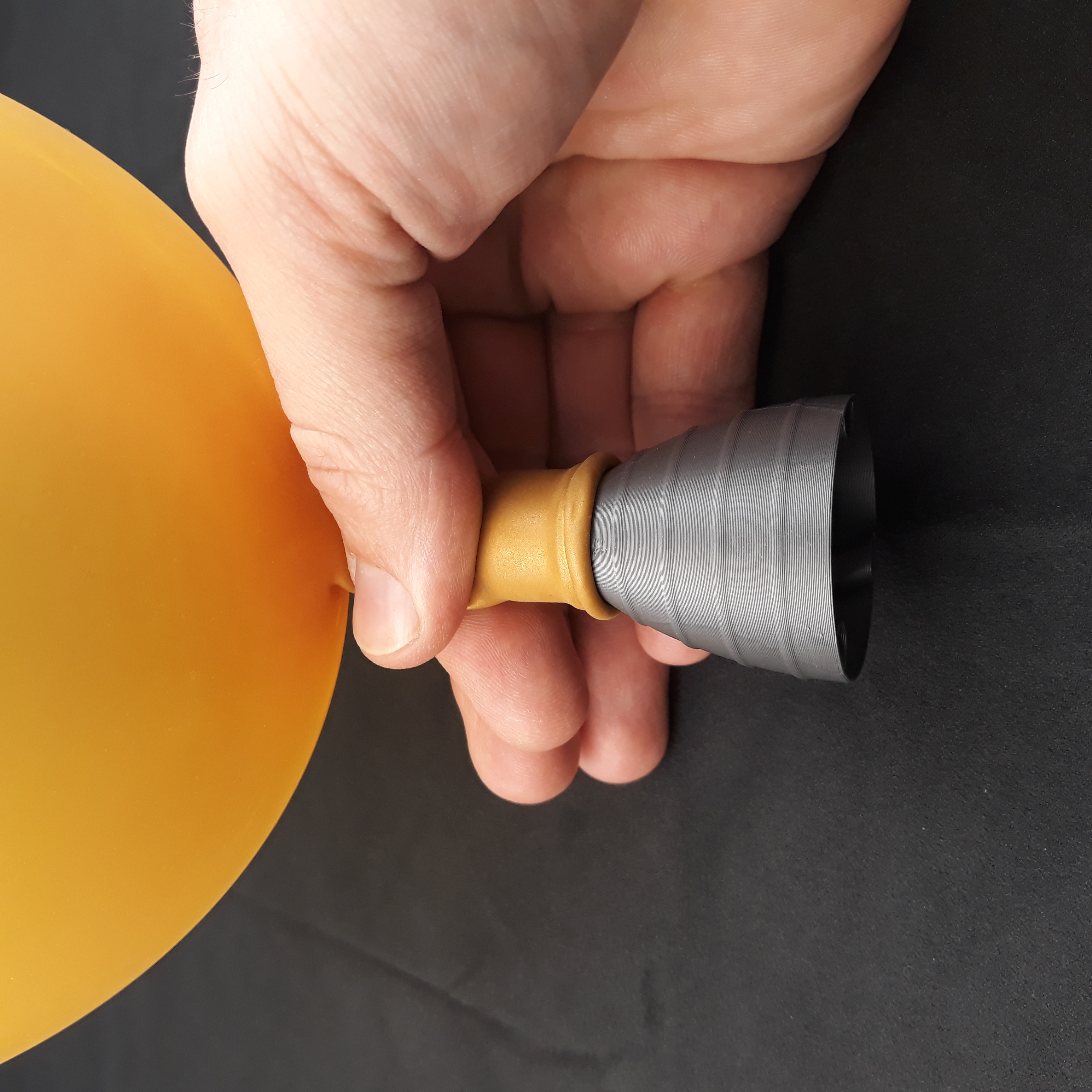 Miniatura 2 do modelo 3D Rocket engine balloon