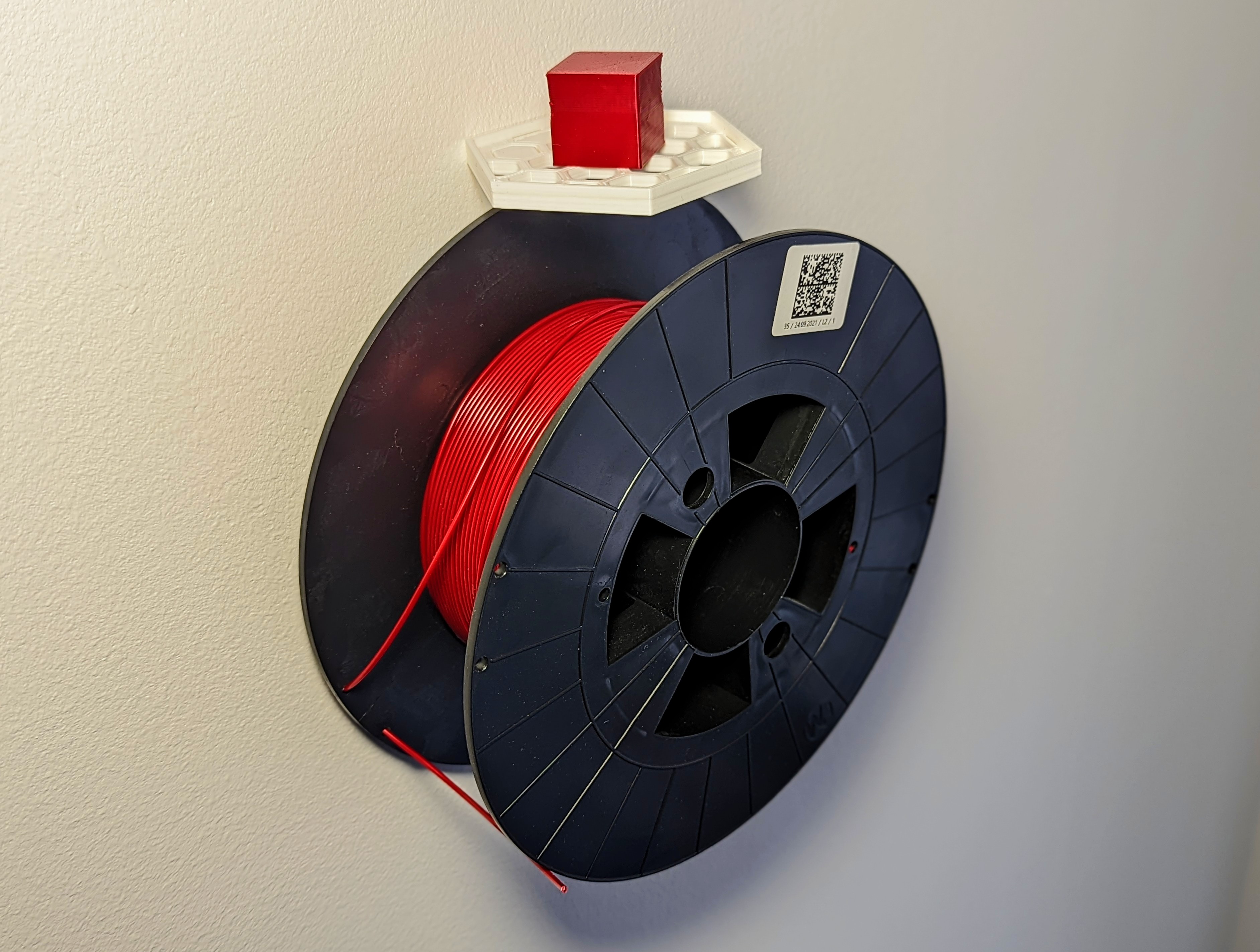 Miniatura 7 do modelo 3D Minimalistic Spool Wall Mount