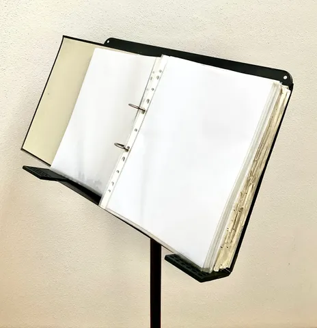 Tray extender for music stand