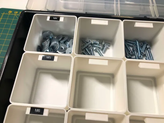 Allit® EuroPlus container with labelholder