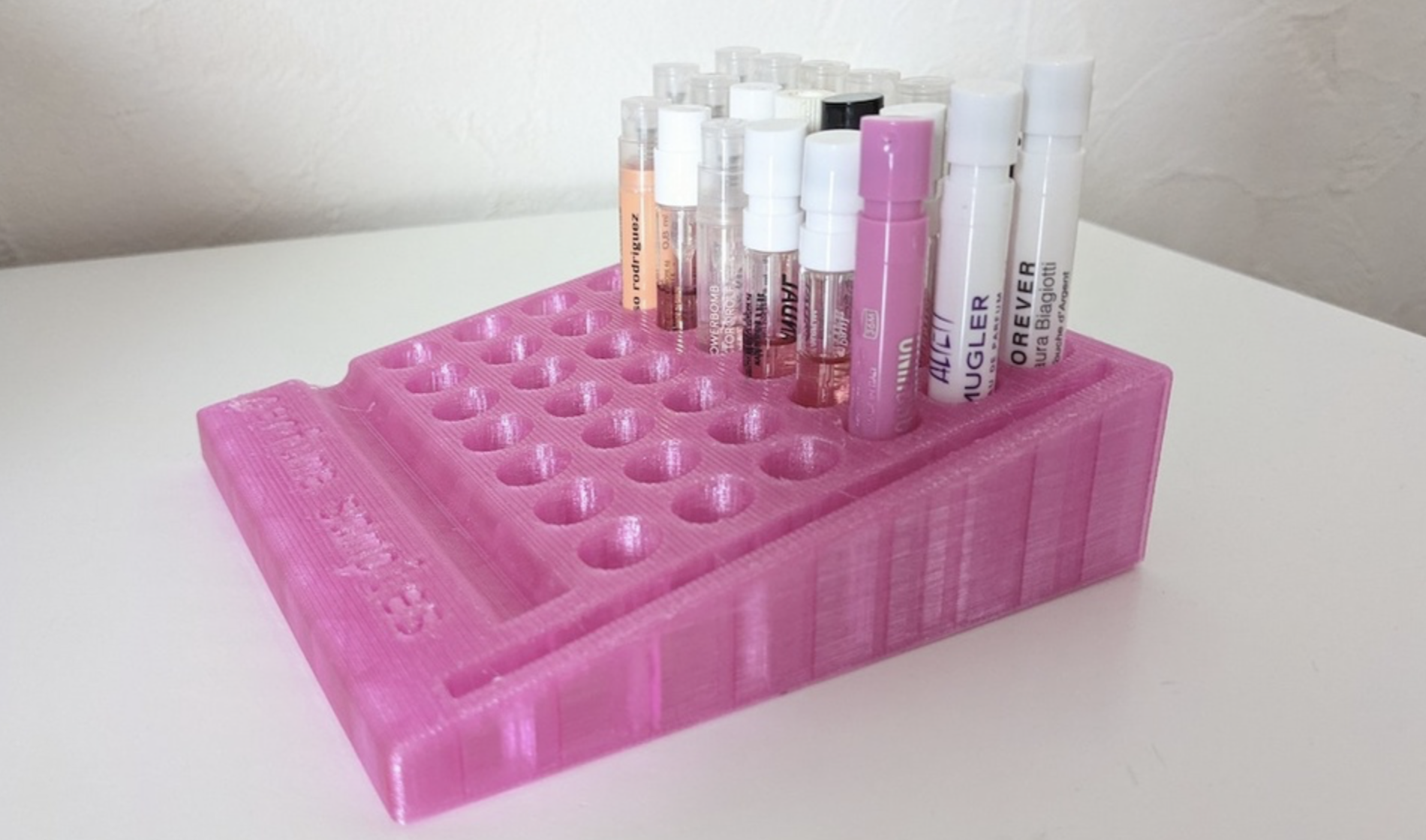 Perfume Samples Holder — thumbnail 2