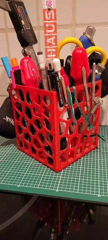 Voronoi Style Desk Organizer, for pens, screwdrivers, anything really. With Upcycle insert