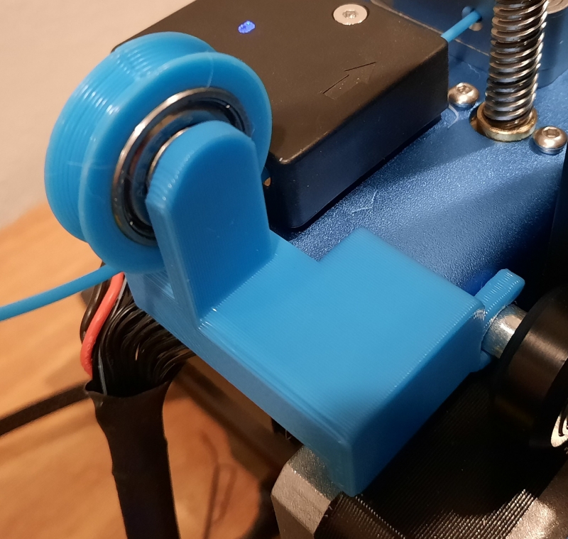 Filament feeder guide for Creality CR-10 v2 608 bearing