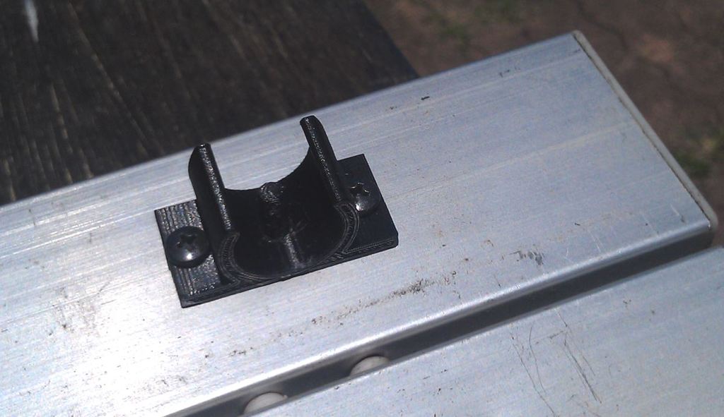 Folding slat camping table clip