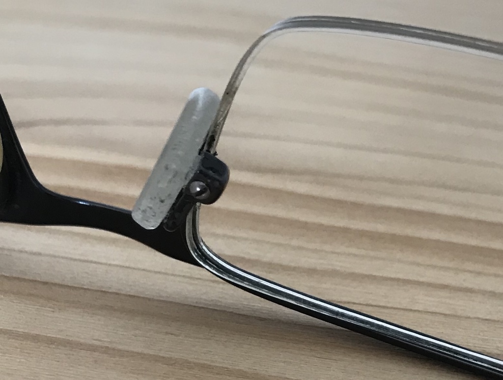 Nose pad for glasses (1mm screws)