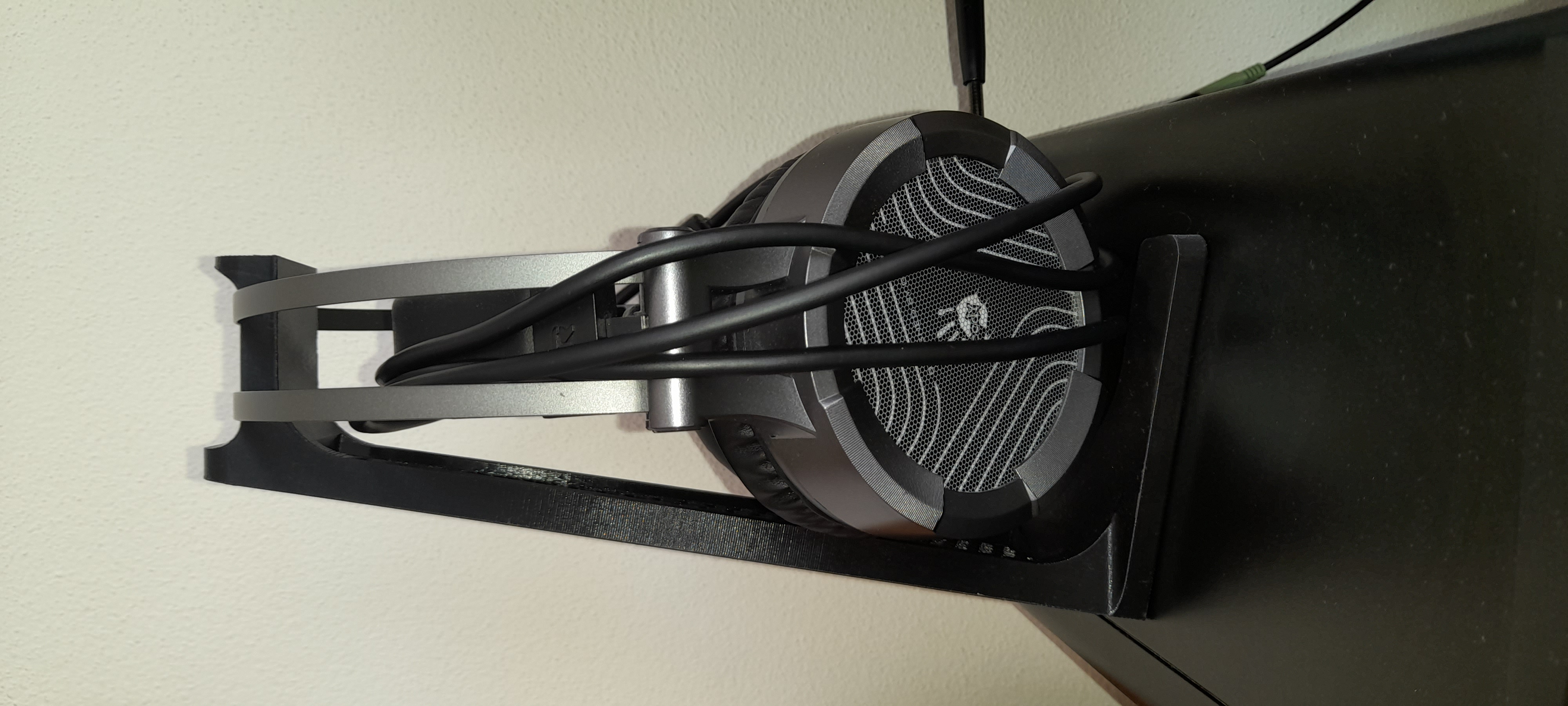 Headphone holder
