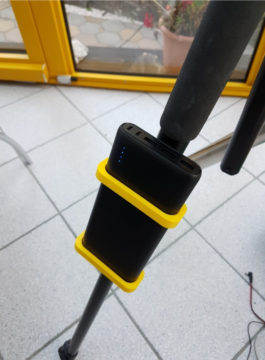 Powerpack Holder Tripod
