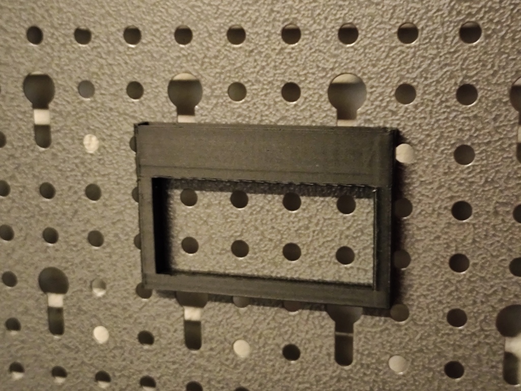Euro-pegboard holder for small, stackable boxes — thumbnail 3