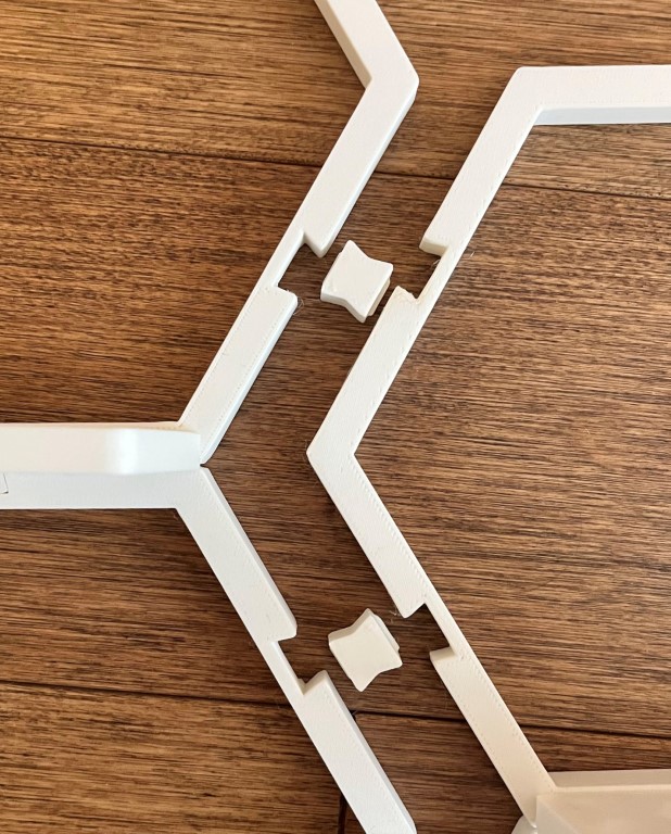 Miniatura 4 do modelo 3D Hex Modular Toy Shelf