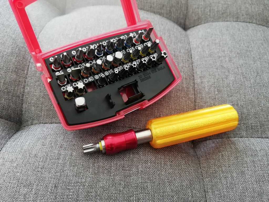 Miniatura 2 do modelo 3D Screwdriver Adapter