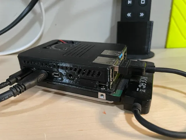 Raspberry Pi 4 Snap Fit Case with Fan & 2.5 Drive KODI NAS