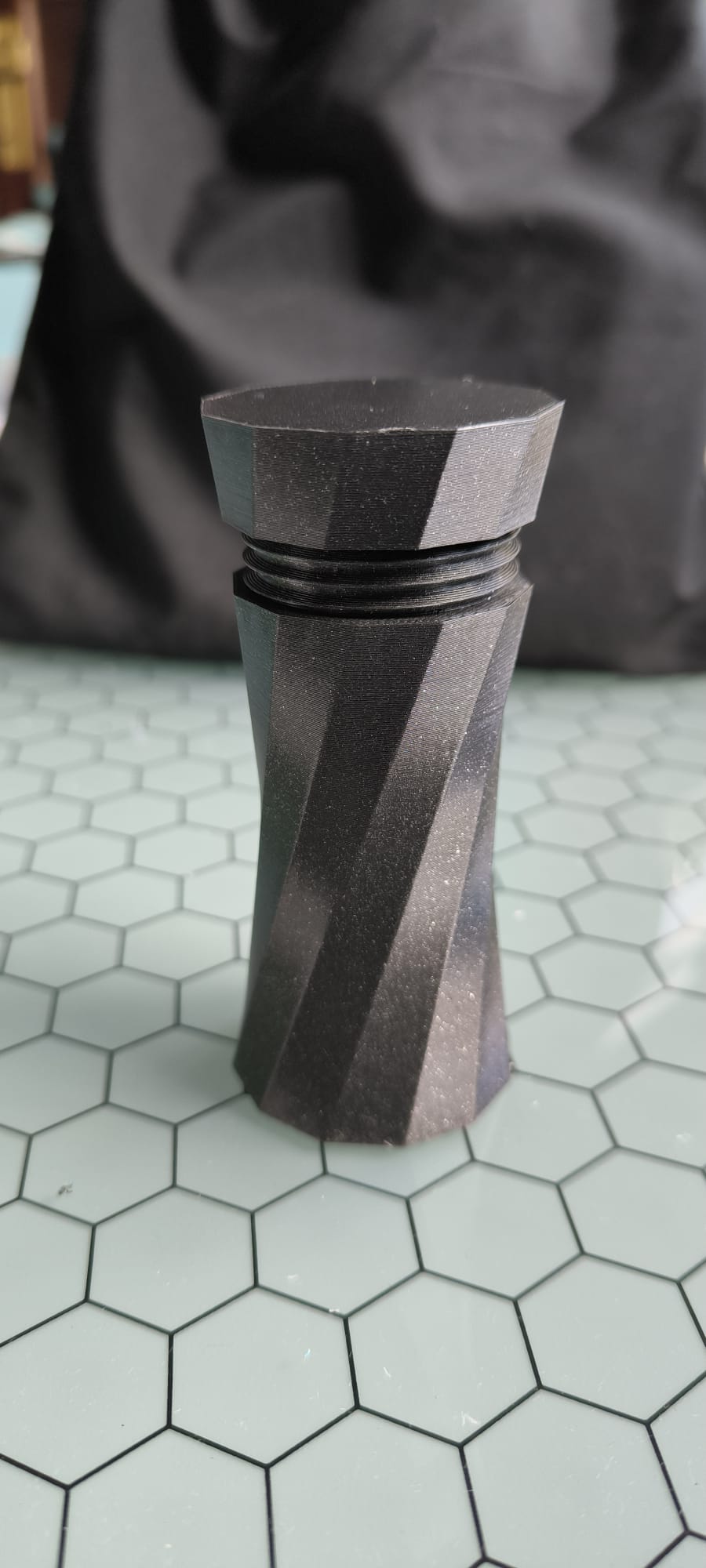 Twisted jar with precise thread — thumbnail 4