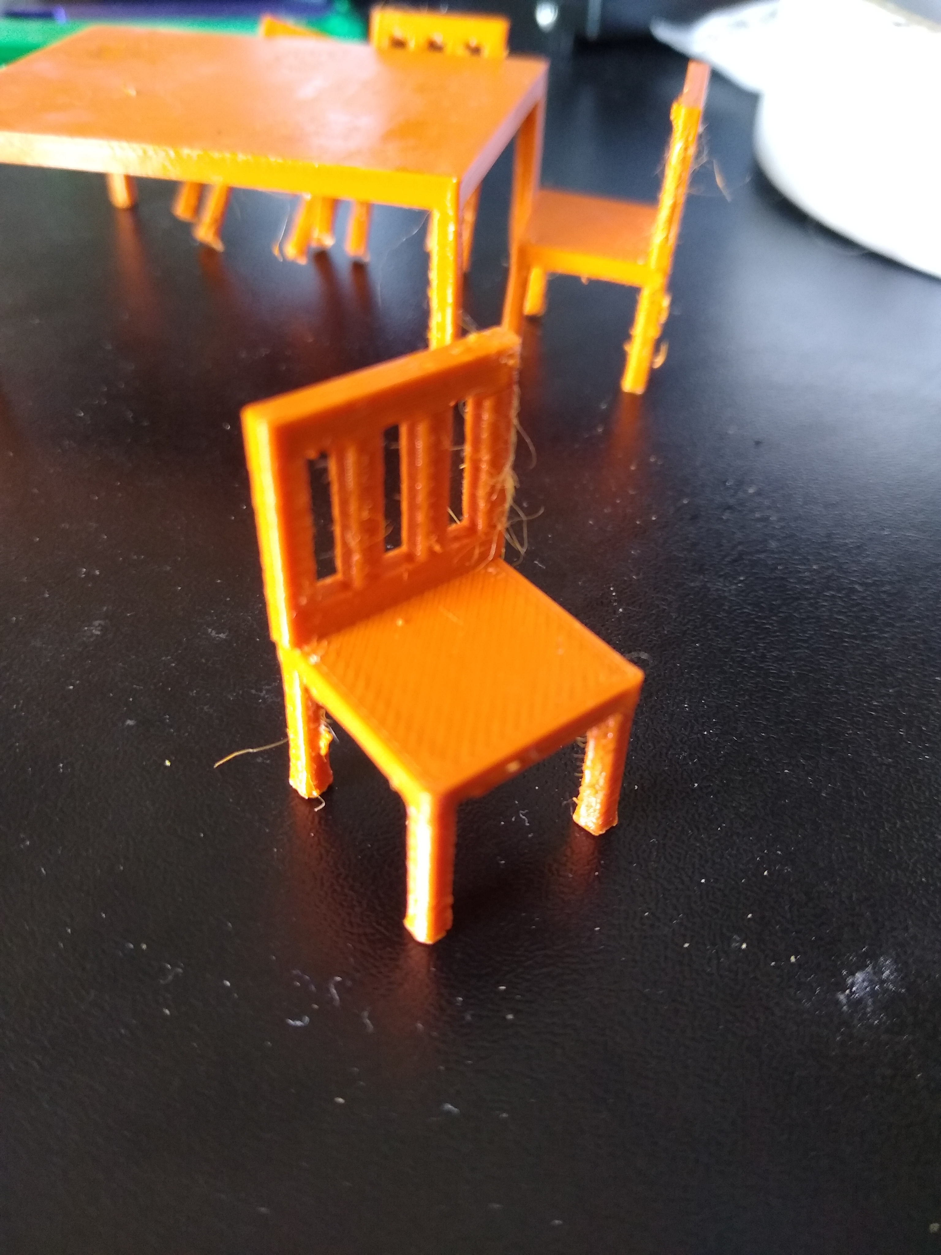 Miniatura 2 do modelo 3D Tiny Table and Chairs