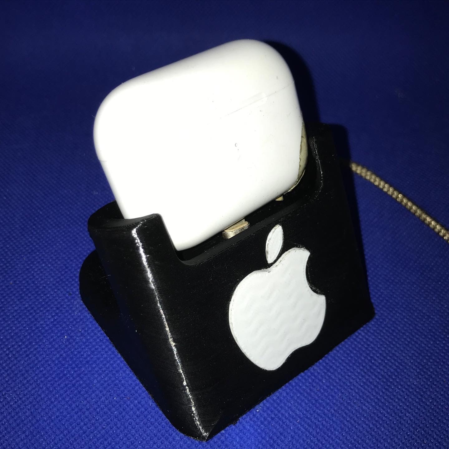 Earpod Dock with Apple Logo