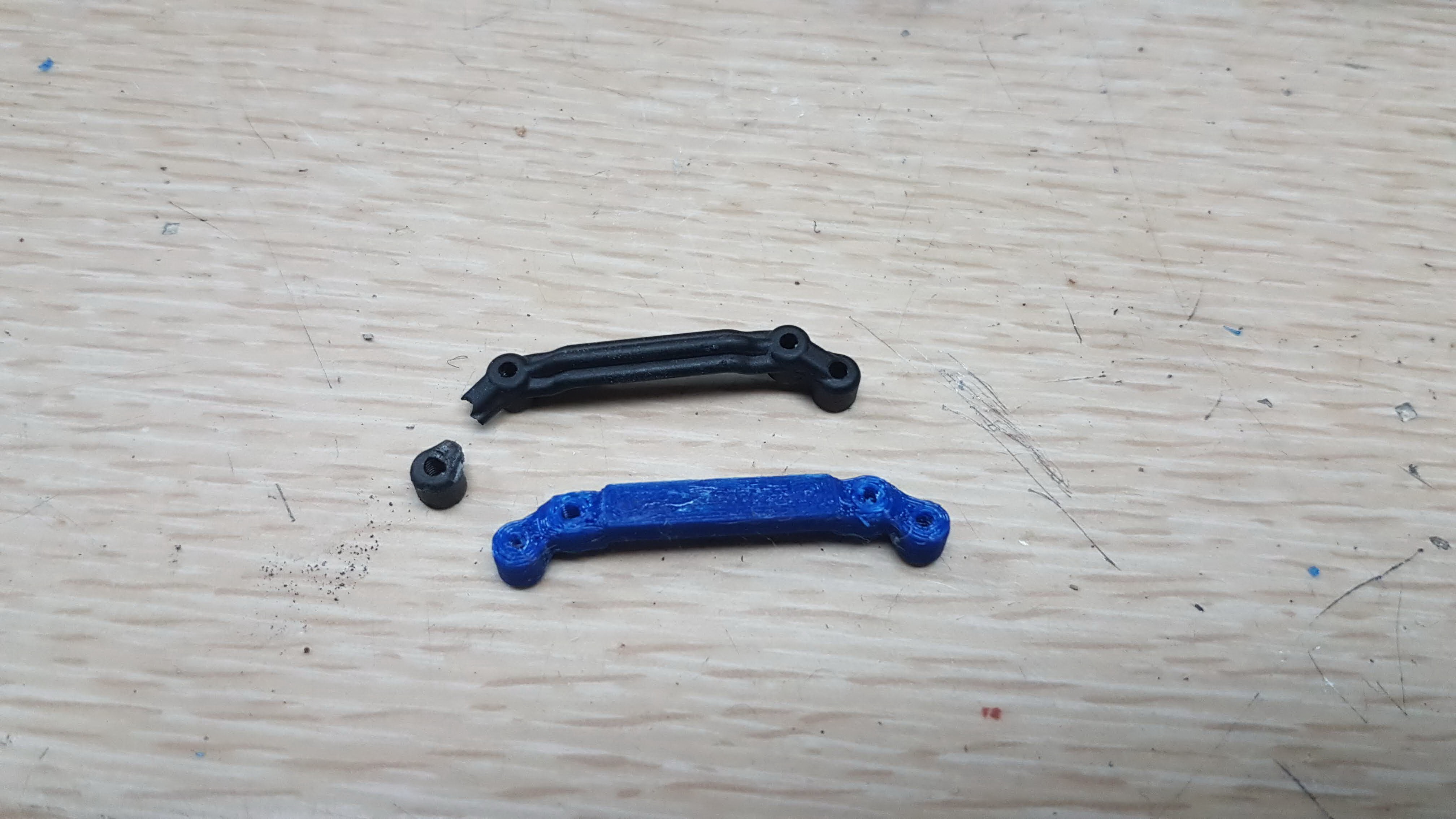 Team Associated RC18B2 Steering Rack