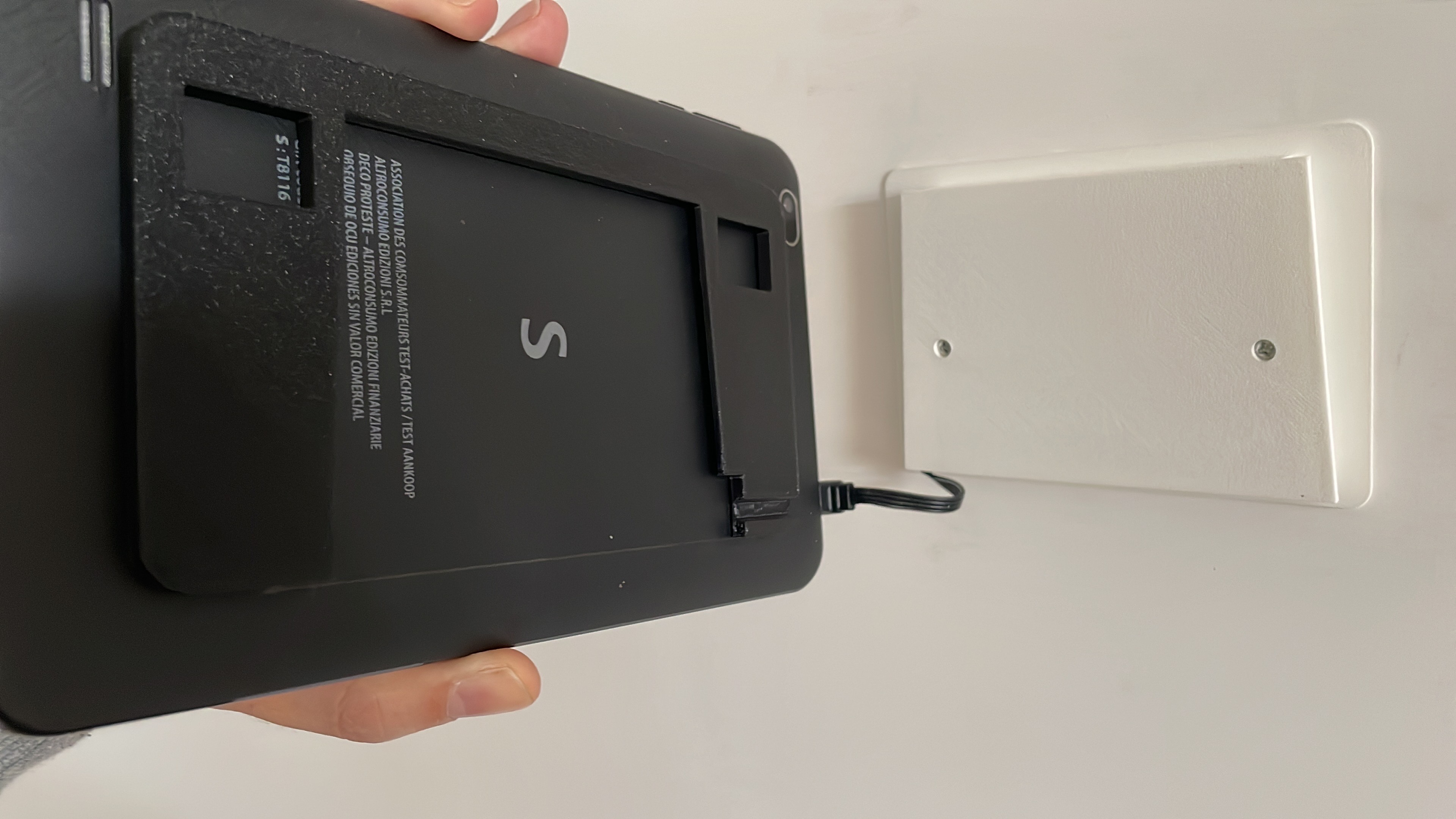Wall mount for tablet on a flush mounting box 3 modules (503)