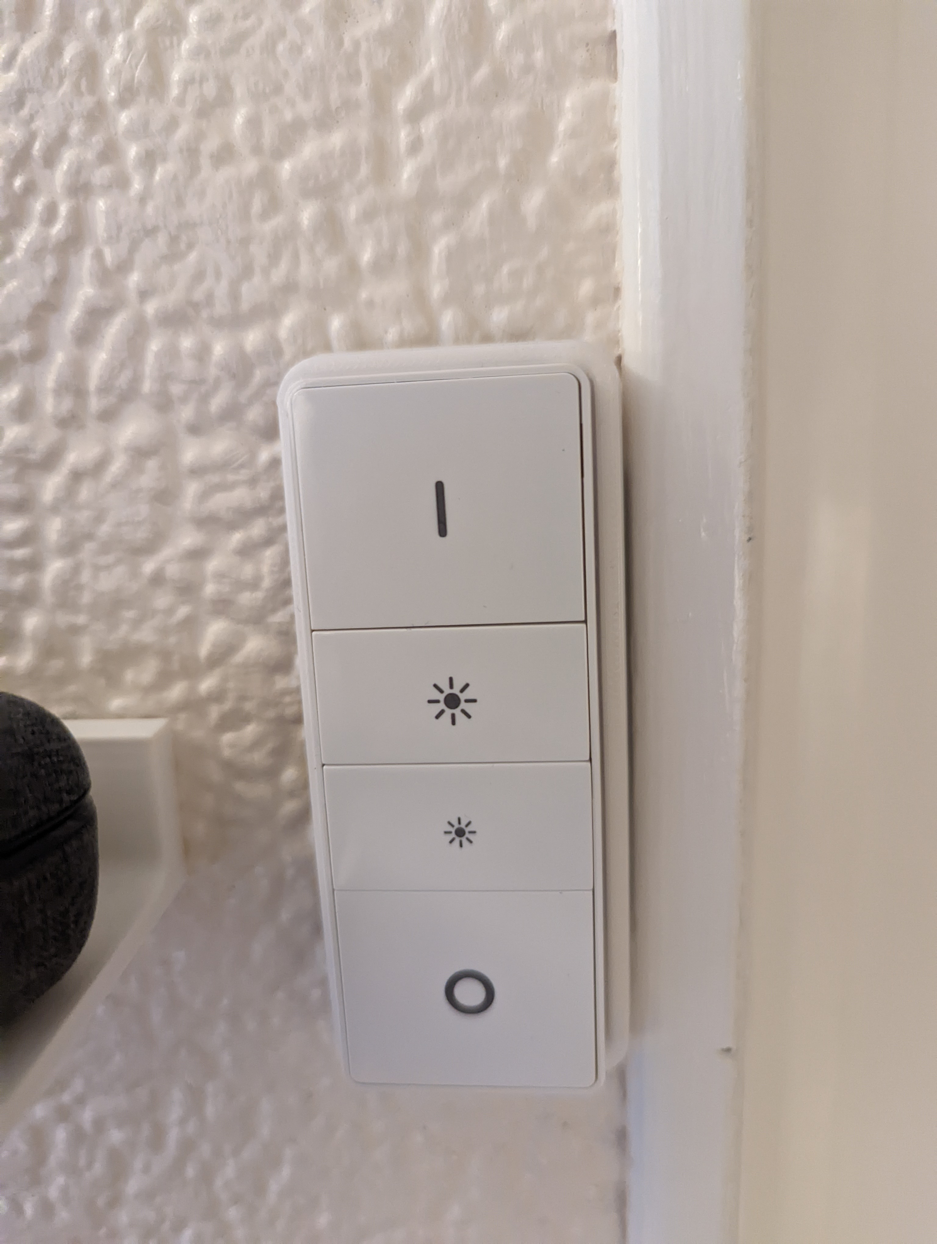Slimline Hue Dimmer (v1) Switch Plate (with space for embedded magnets)