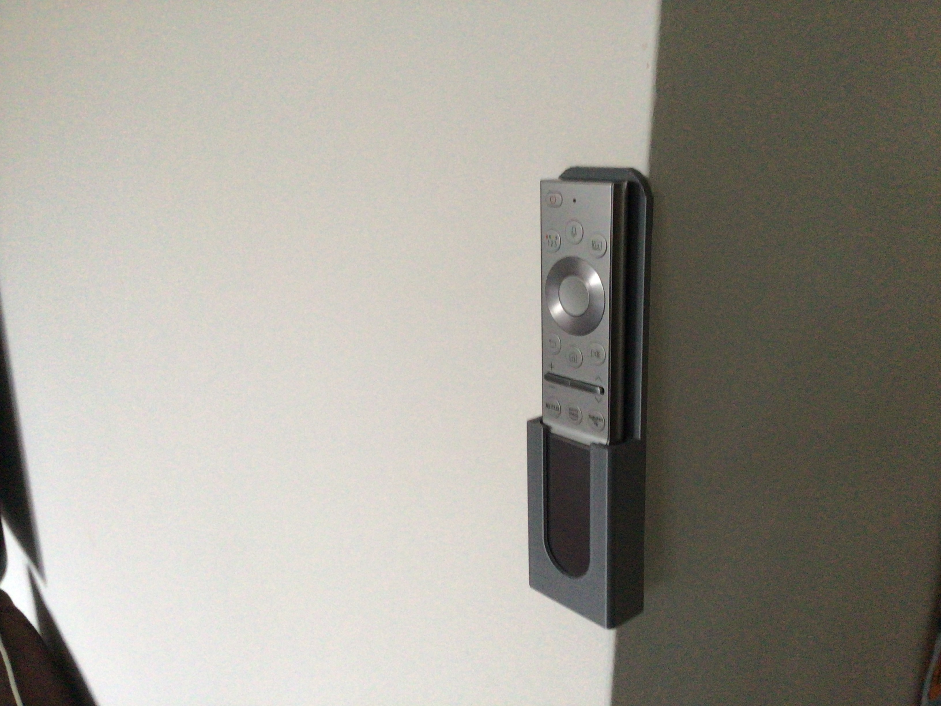 Remote holder with magnets Samsung