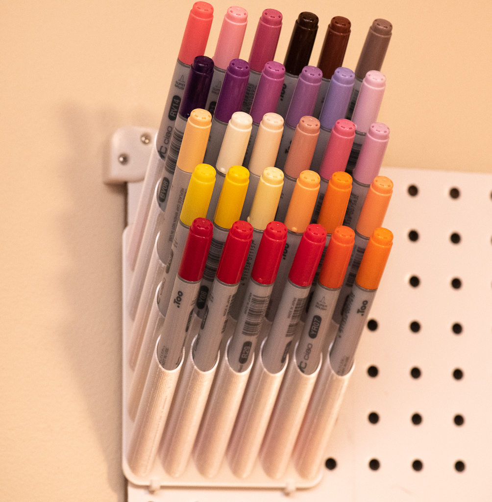 Pen holder for pegboard, high density by mikeymakesit Download free