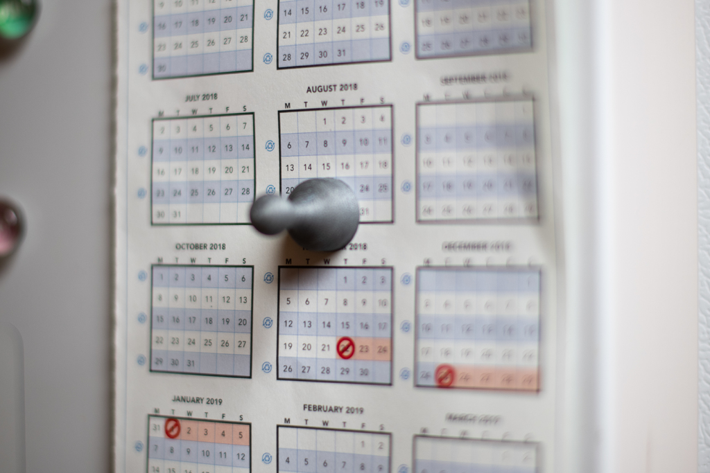 Refrigerator magnet towel holder
