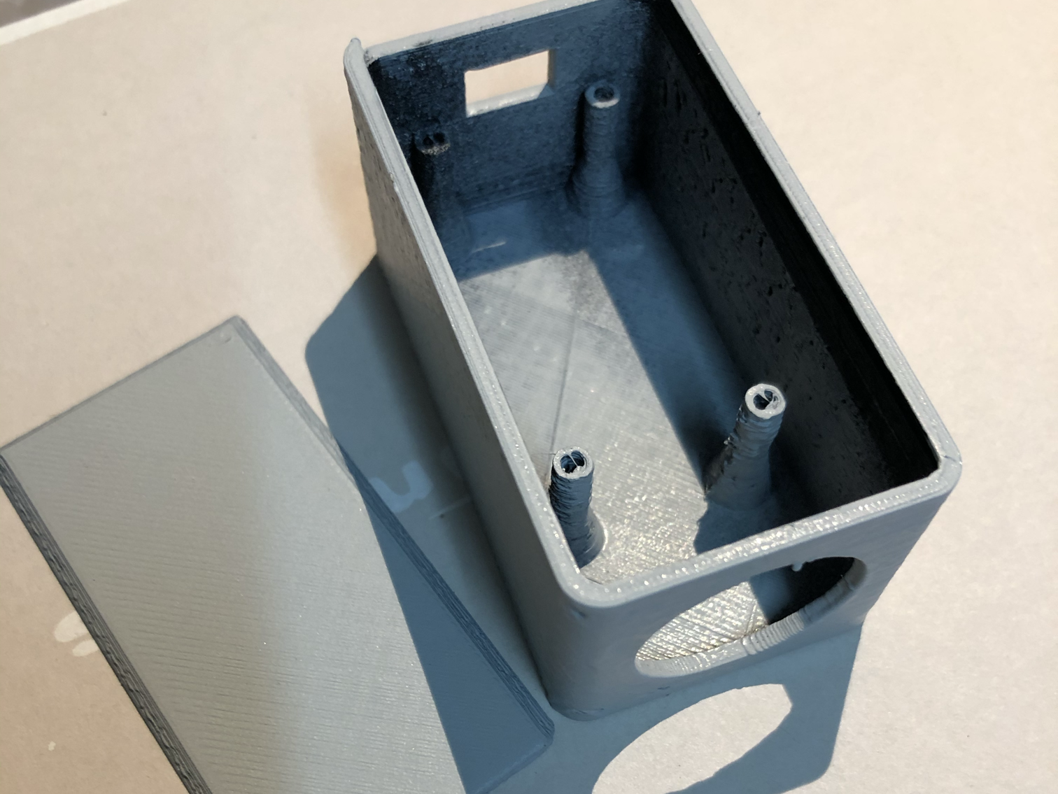 Miniatura 2 do modelo 3D Node MCU and PIR Box