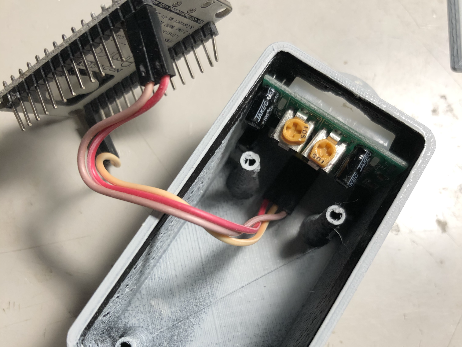 Miniatura 4 do modelo 3D Node MCU and PIR Box