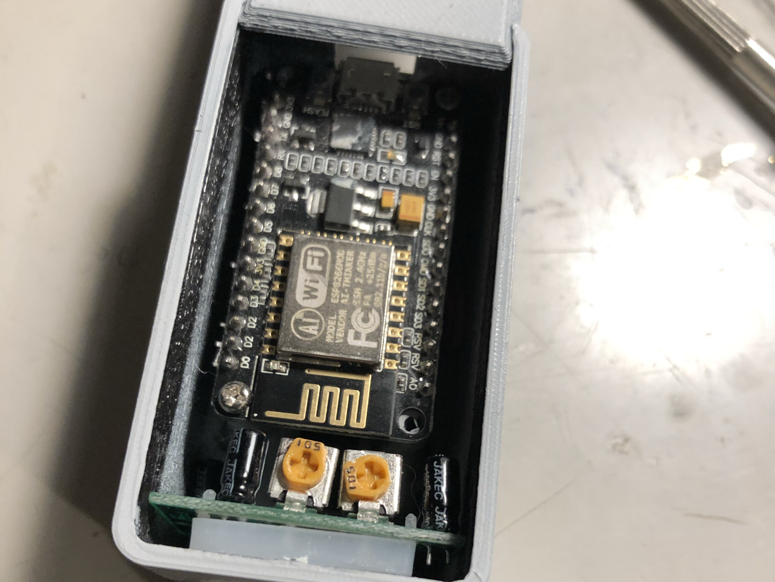 Miniatura 5 do modelo 3D Node MCU and PIR Box