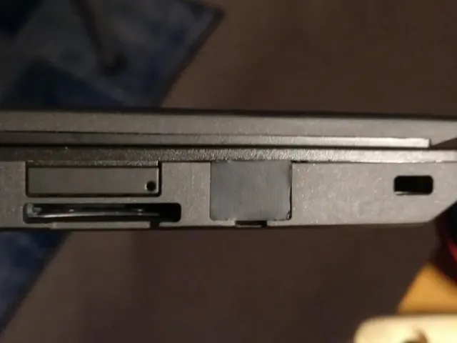 LAN protection plug for TP X2X0 series Laptops
