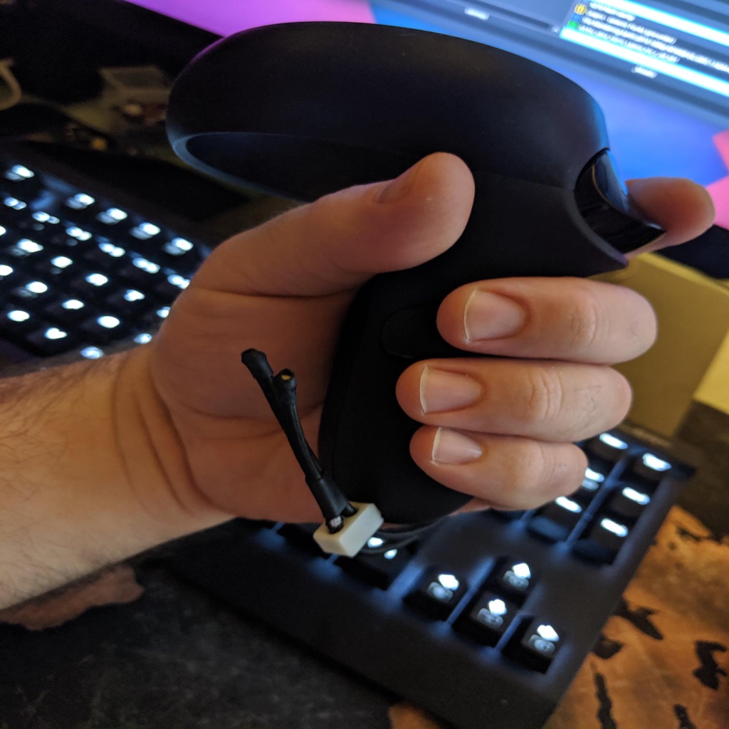 Remixed cup+clip knuckle band for Oculus Quest
