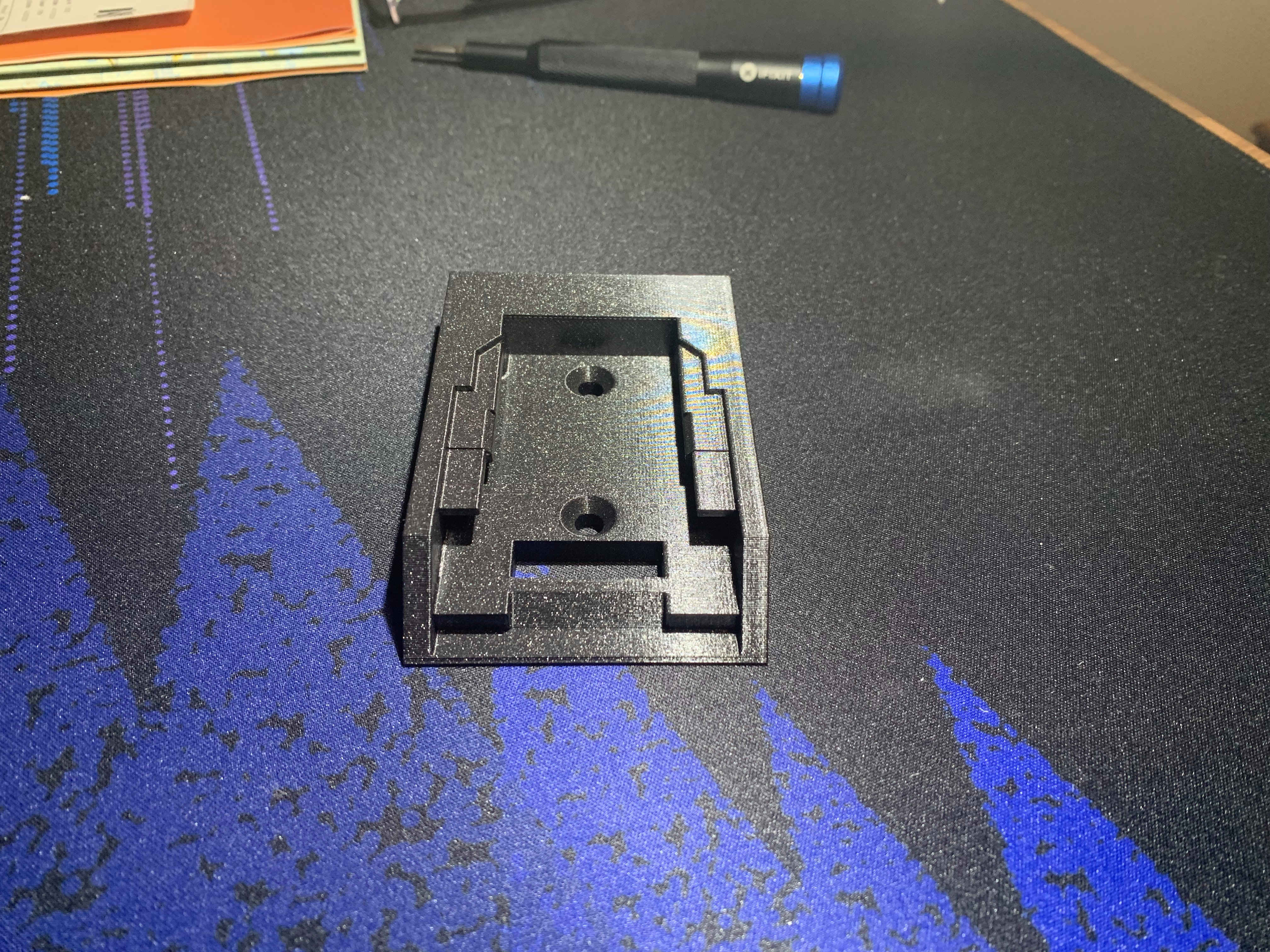 DeWalt battery holder remix with flat bottom.