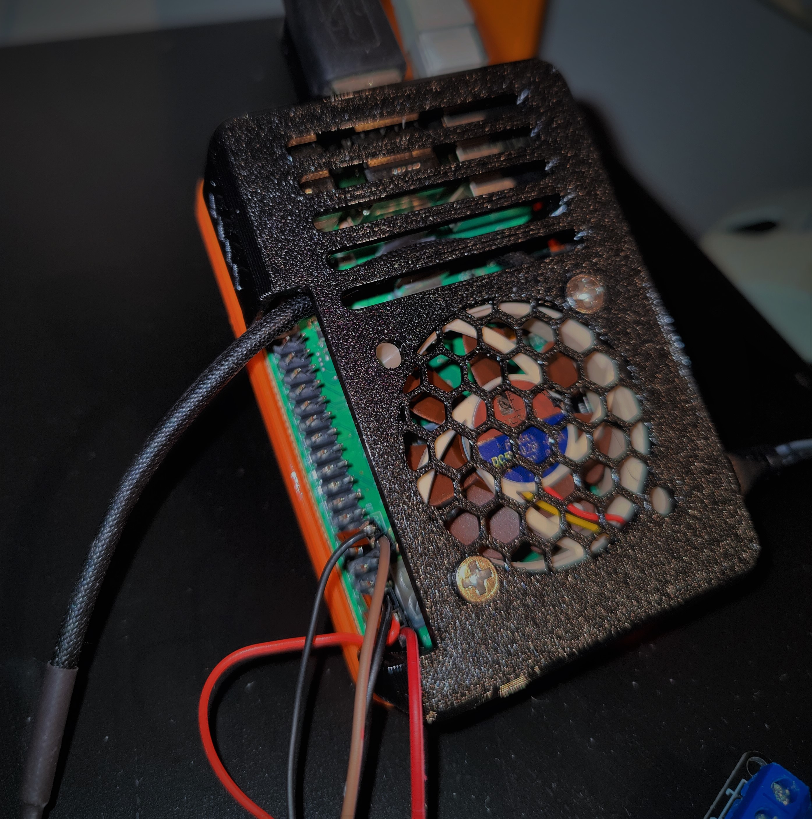 GPIO accessable Raspberry Pi 3B/+ case with fan