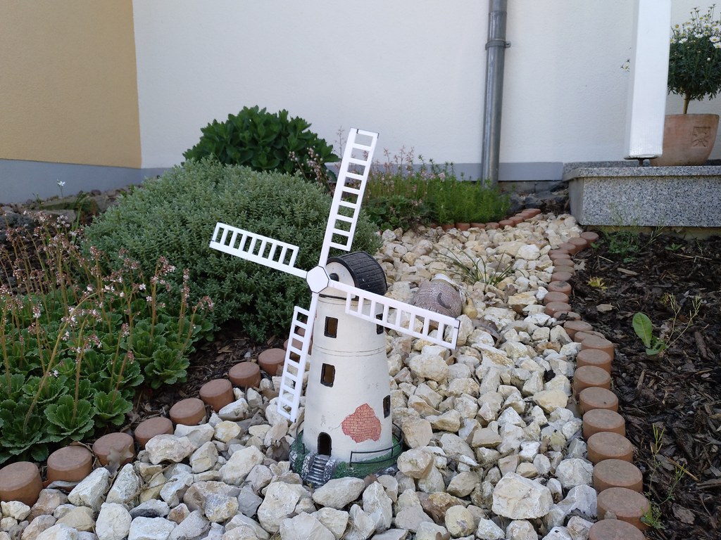 Windmill (Wings and Center)