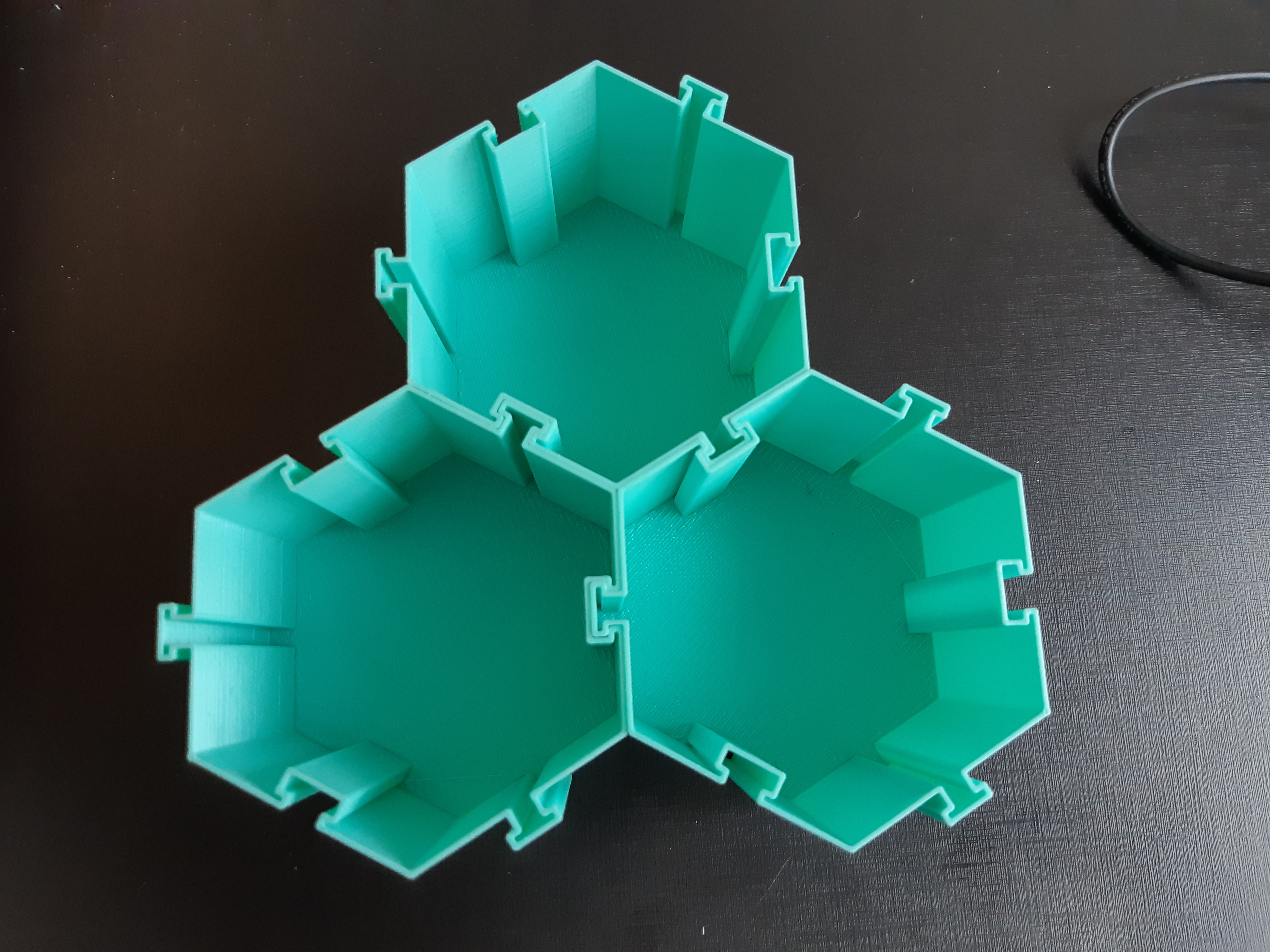 Miniatura 2 do modelo 3D Hexagonal Container or Shelf