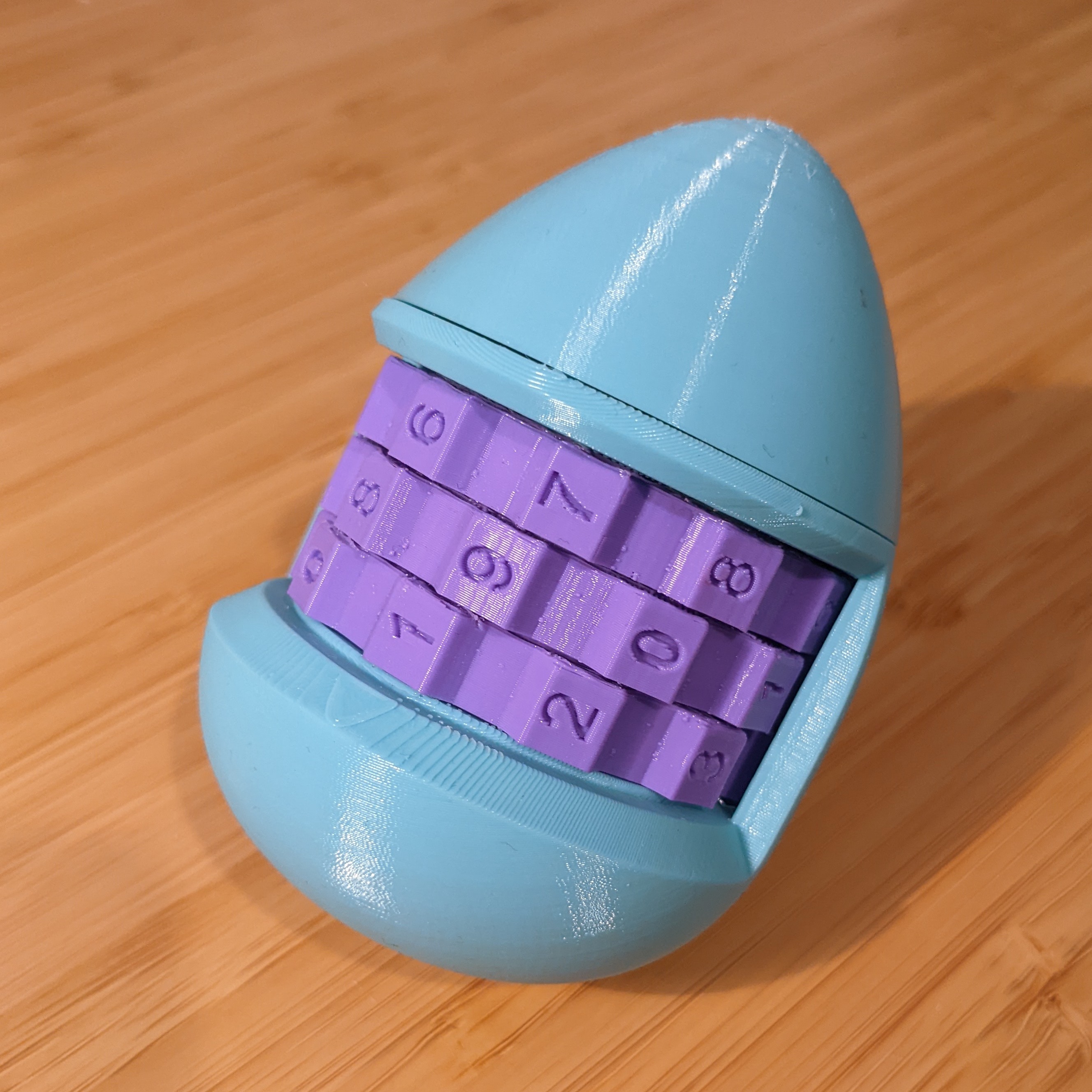 Miniatura 2 do modelo 3D Creme Egg Lockbox - Easter Chocolate Protection