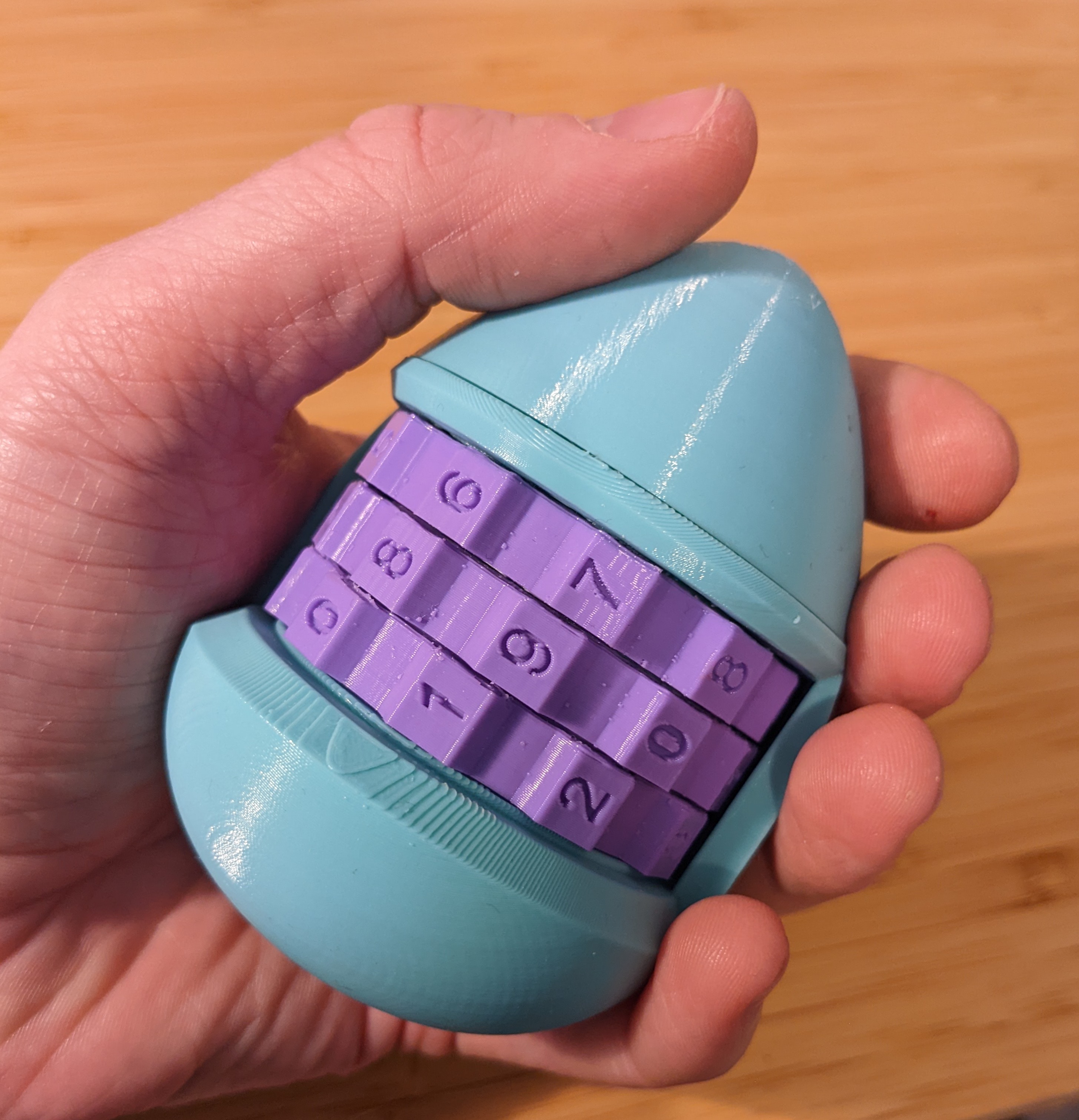 Miniatura 5 do modelo 3D Creme Egg Lockbox - Easter Chocolate Protection